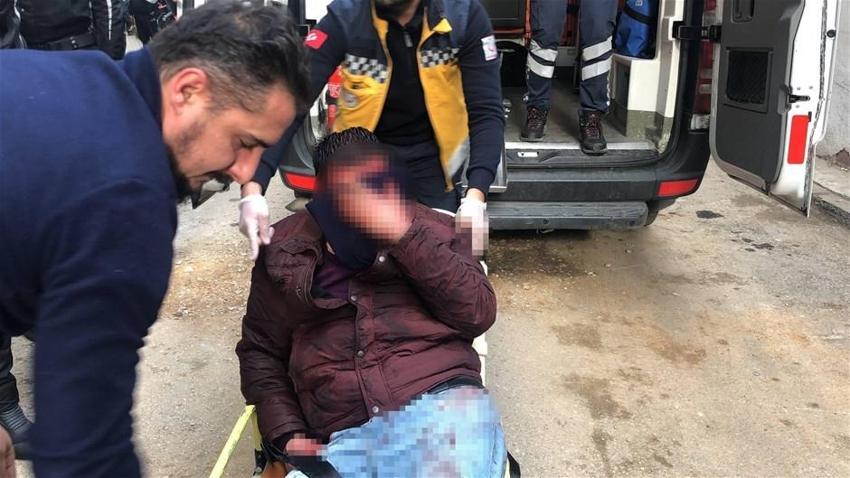 Evli kadının kapısına dayanan adama meydan dayağı!