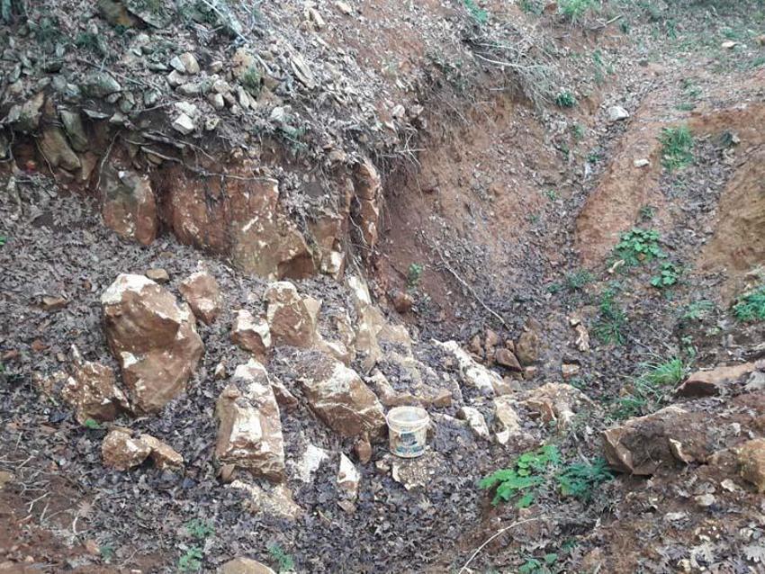 Mahalleyi köstebek yuvasına çevirdiler