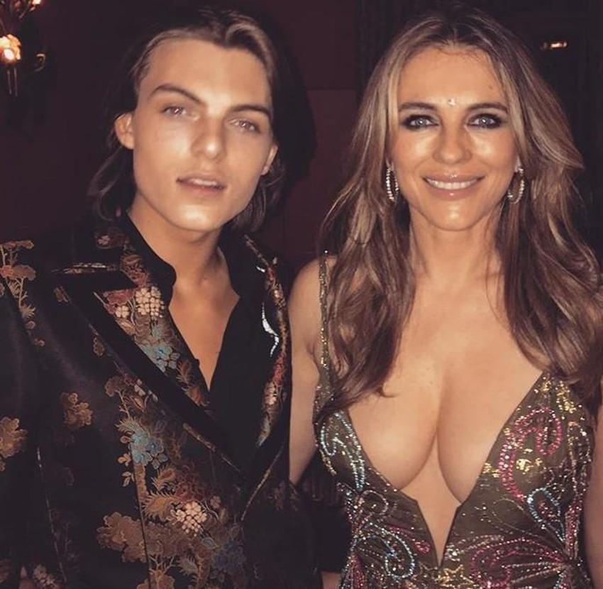 Elizabeth Hurley, kusursuz fiziğiyle mest etti