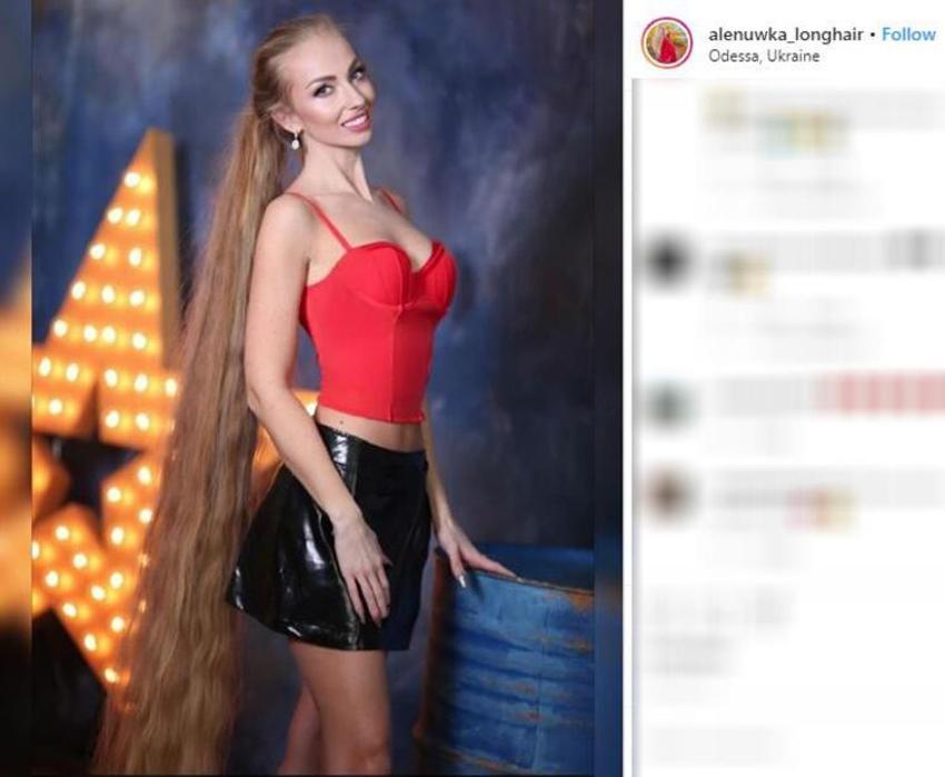 Erkekler saçını koklamak için kuyruğa girdi!