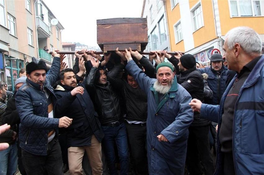 103 yaşında ölen emekli imam Yusuf Şengönül'un cenazesine binlerce kişi katıldı