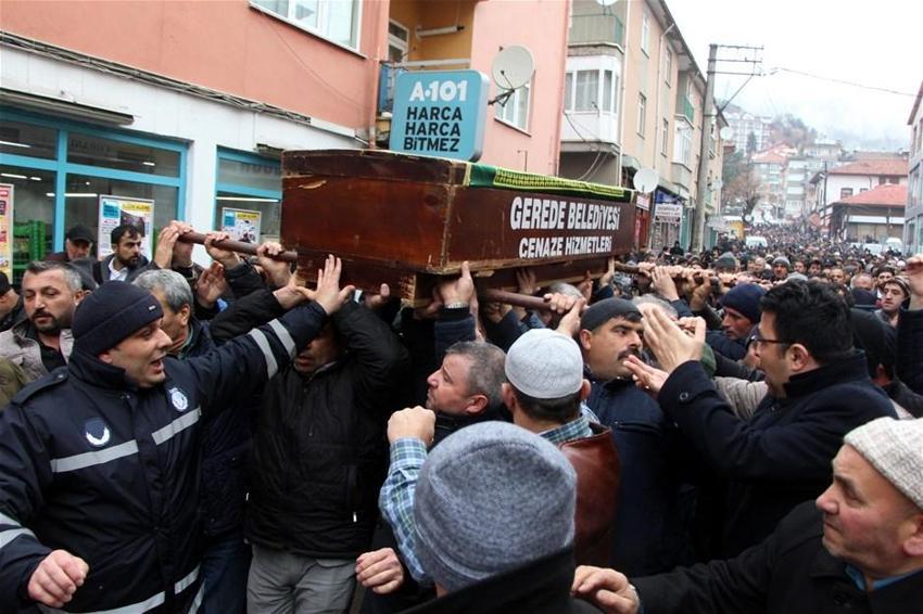 103 yaşında ölen emekli imam Yusuf Şengönül'un cenazesine binlerce kişi katıldı