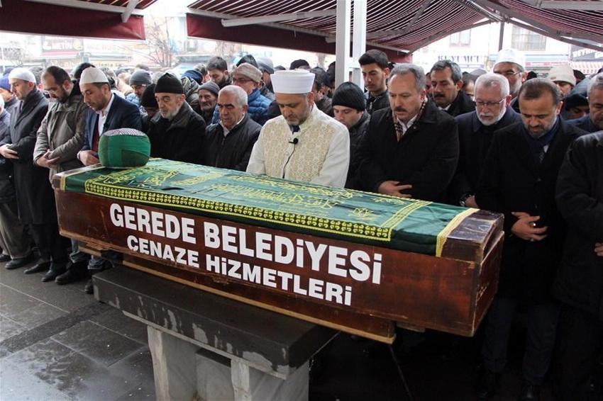 103 yaşında ölen emekli imam Yusuf Şengönül'un cenazesine binlerce kişi katıldı