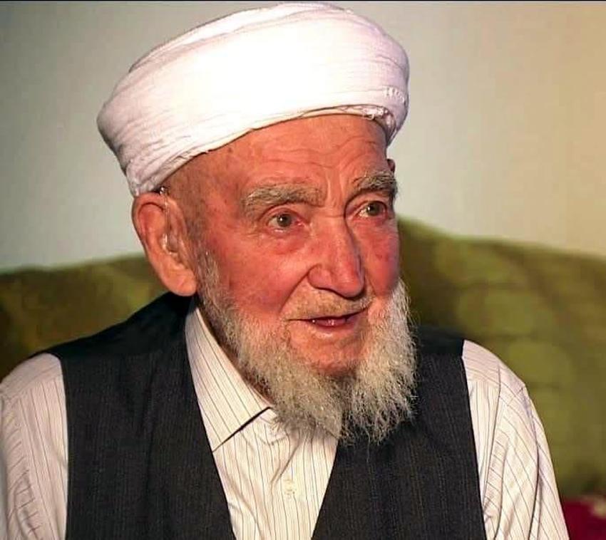 103 yaşında ölen emekli imam Yusuf Şengönül'un cenazesine binlerce kişi katıldı