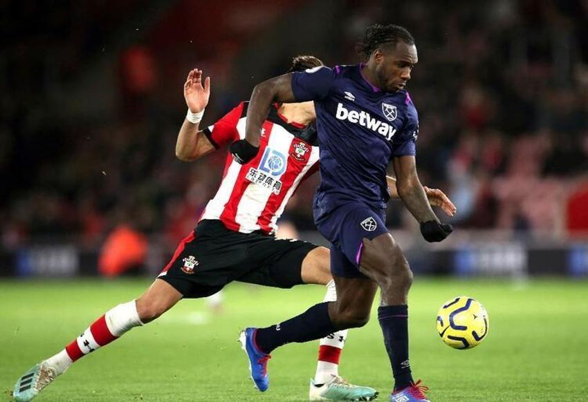 West Ham'ın yıldız orta sahası Michail Antonio trafik kazası geçirdi!