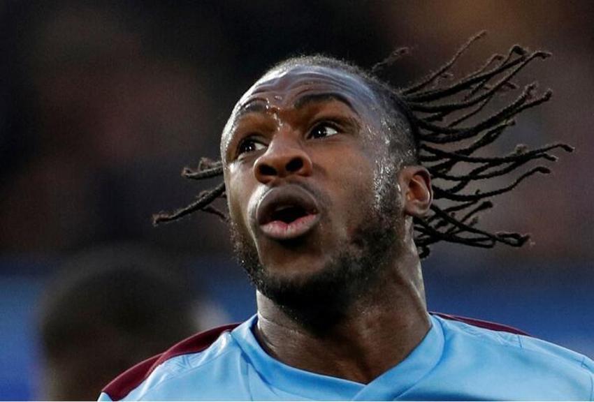 West Ham'ın yıldız orta sahası Michail Antonio trafik kazası geçirdi!