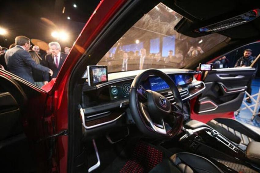 Murat Kekilli yerli otomobile şarkı yazdı