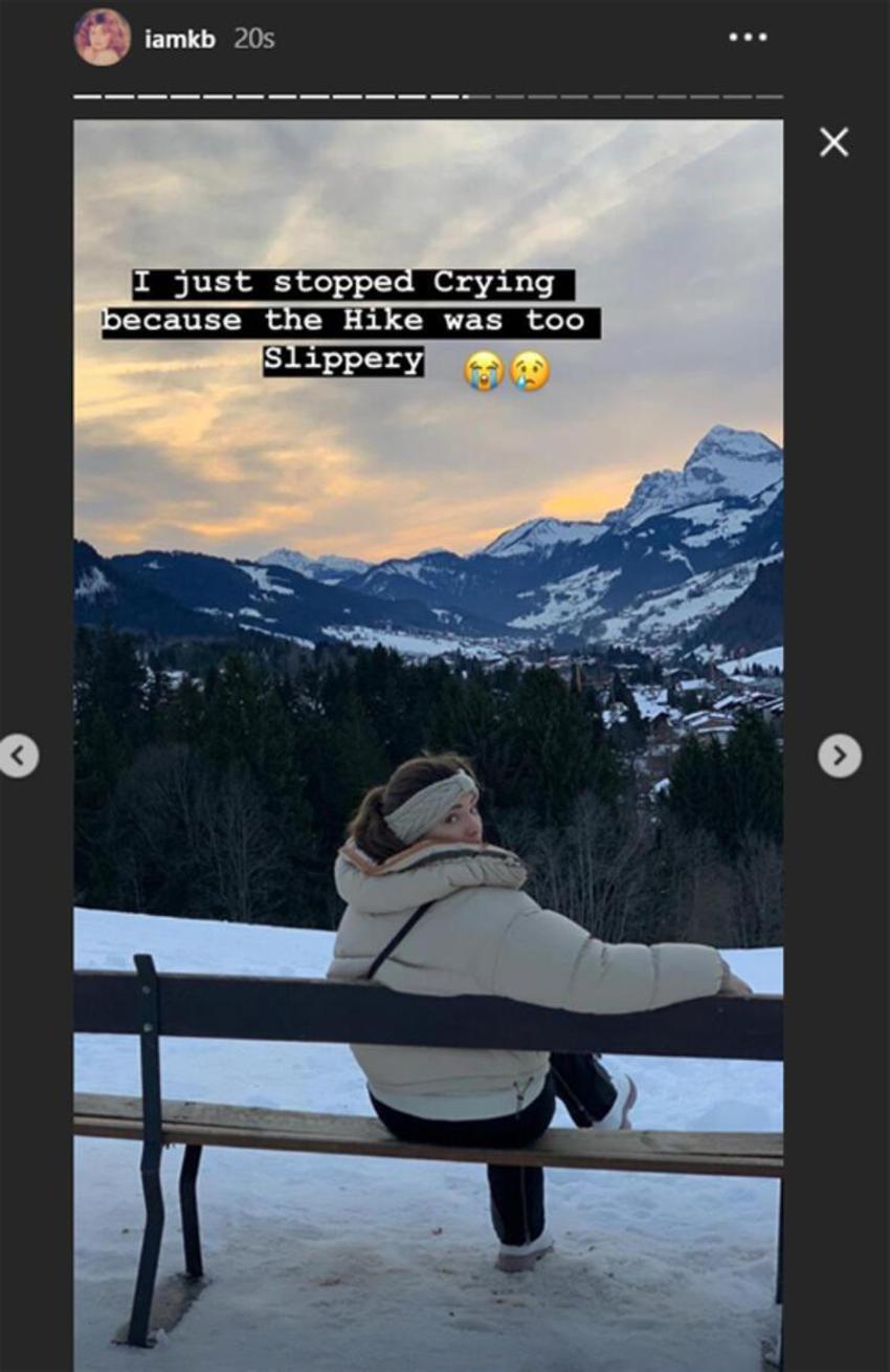 Kelly Brook, mayosu ve çıplak ayaklarıyla karlara koştu