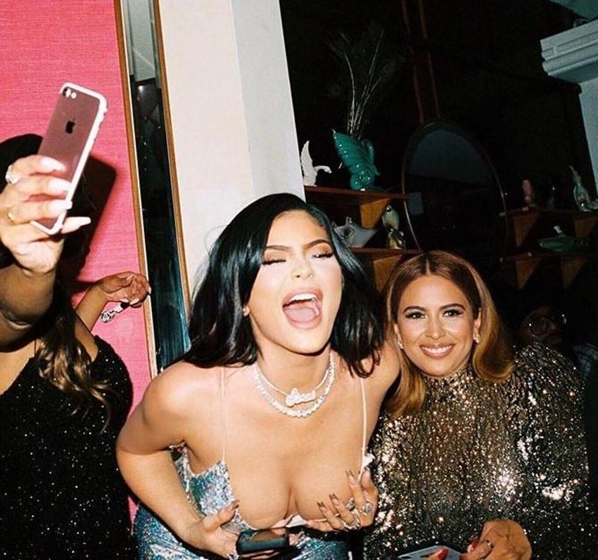 Kylie fena dağıttı! Alkolü fazla kaçırınca...