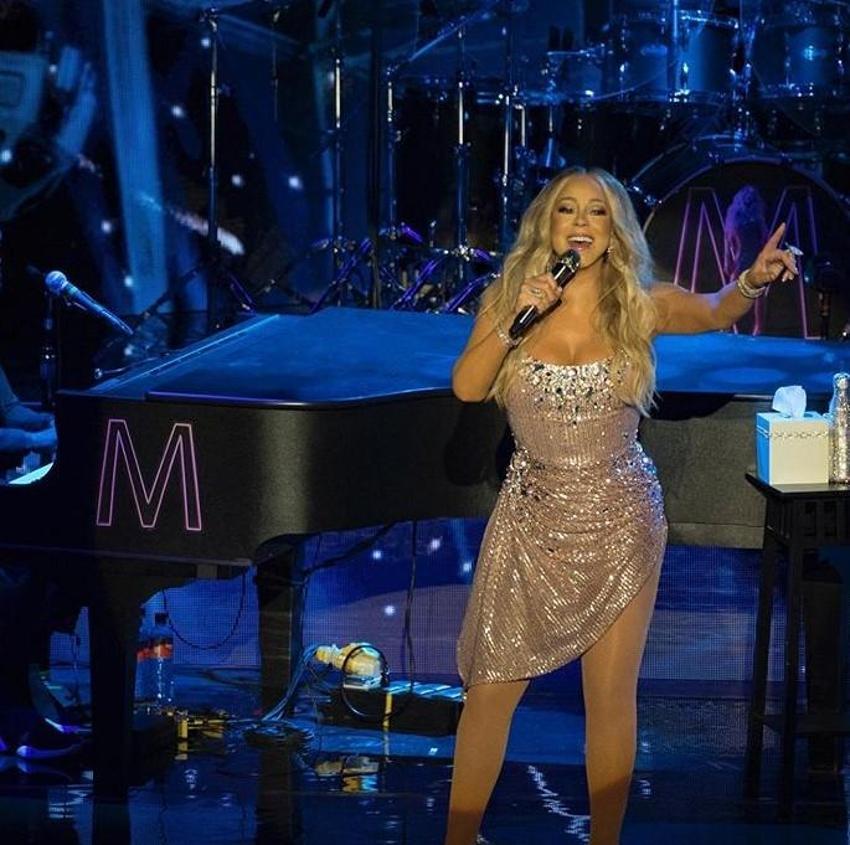Mariah Carey'e büyük şok! Çıplak fotoğraflar sızdı...