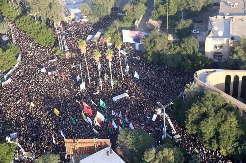 İran'da Süleymani için cenaze töreni!