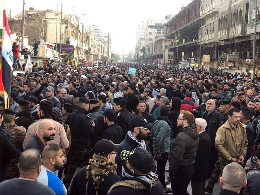 İran'da Süleymani için cenaze töreni!