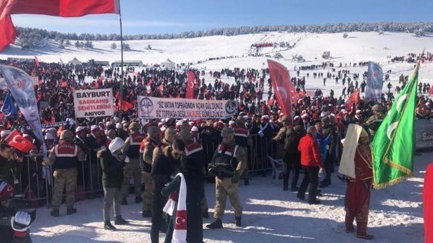 Sarıkamış şehitleri için 20 bin kişi karda yürüdü