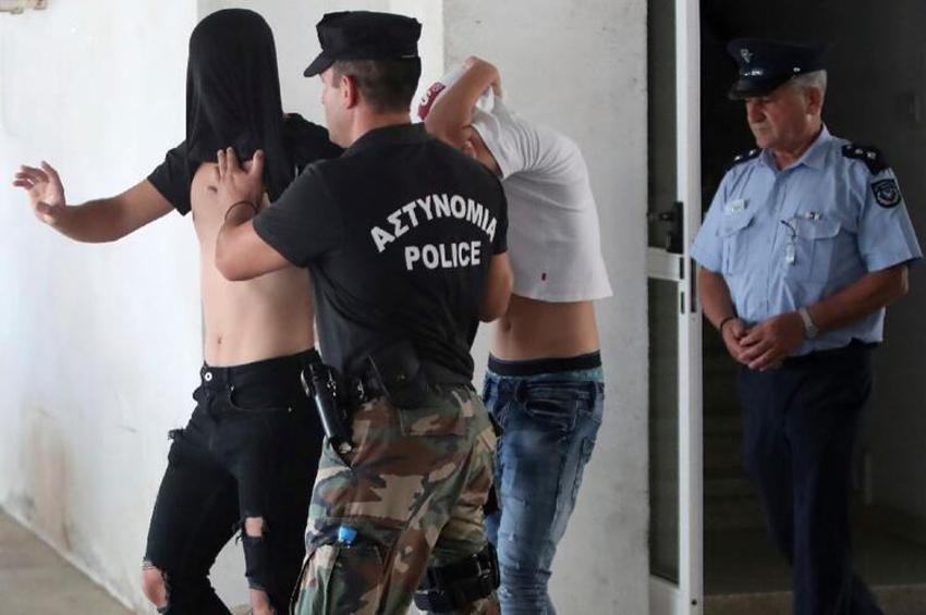 Toplu tecavüz davasında sular durulmuyor!