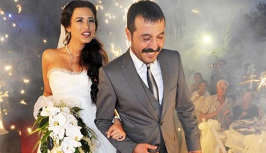 Mustafa Üstündağ ile Ecem Özkaya boşandı!