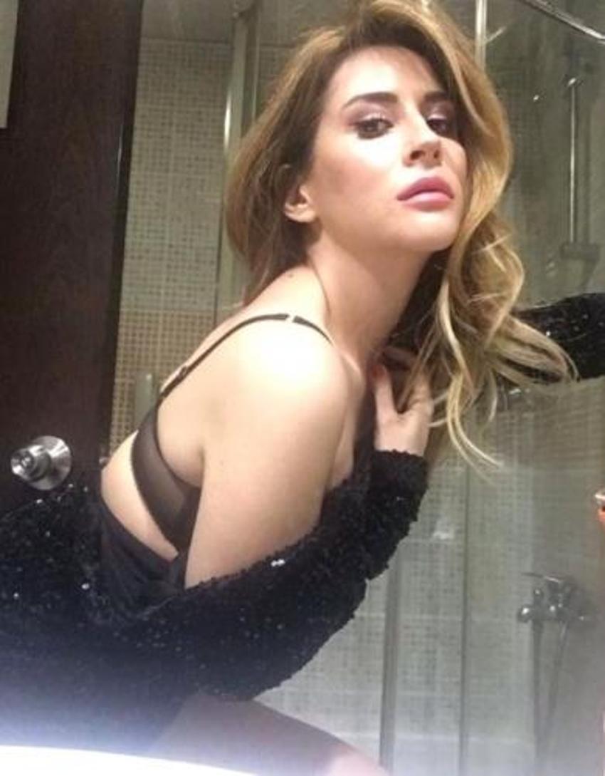 34 yaşındaki şarkıcının Twitter'ı sallayan 'sütyen' mesajına...
