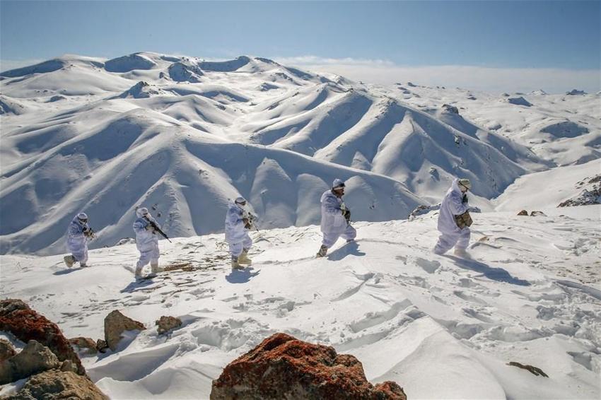 Karla kaplı dağlarda PKK'ya dondurucu darbe!