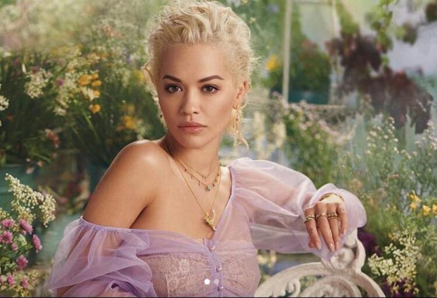 Ne yaptın Rita Ora!
