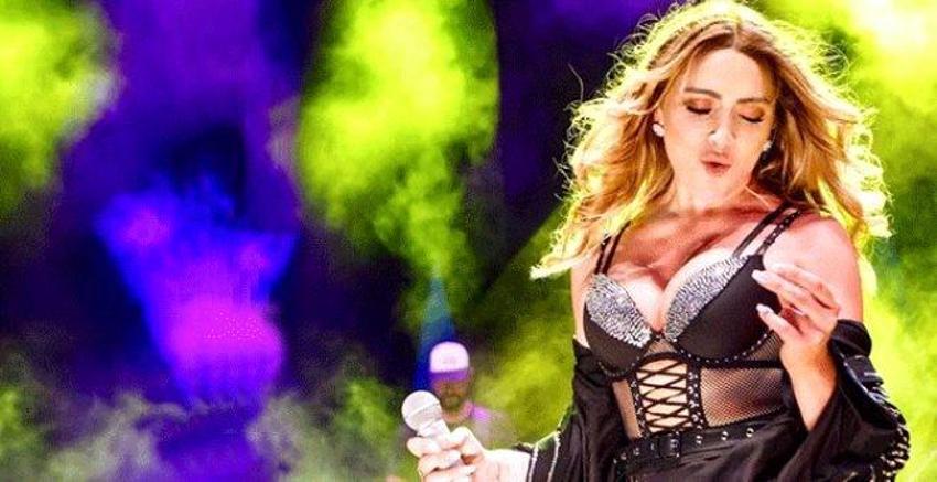 Ne yaptın Hadise! Instagram'da kalçasını gösterdi...