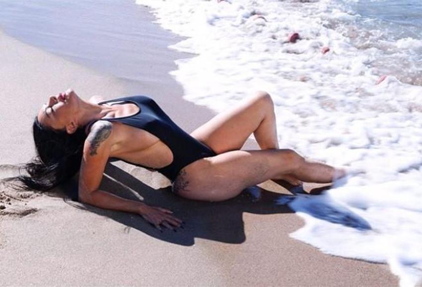Sevda Demirel'den cesur poz!