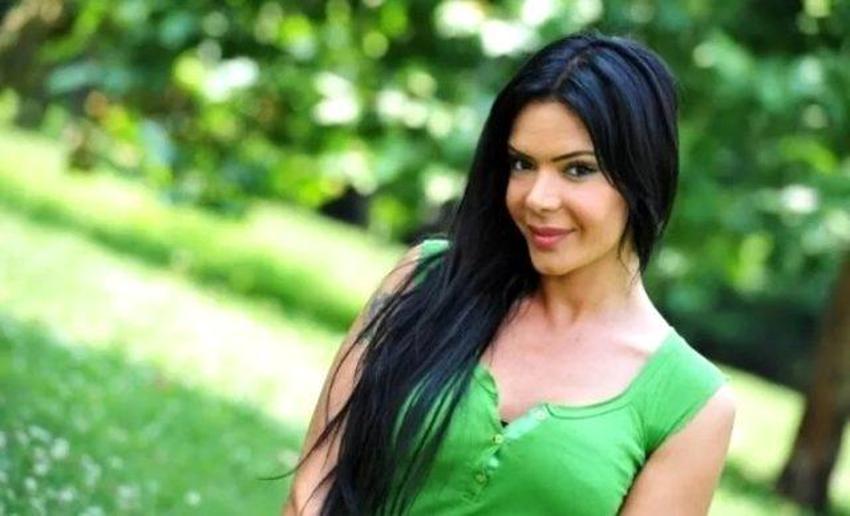 Sevda Demirel'den cesur poz!