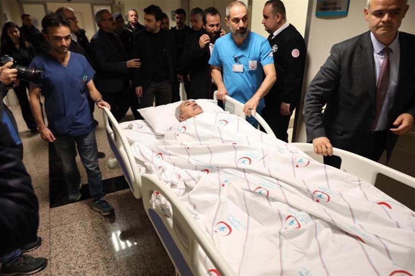 AK Parti Antalya Milletvekili Aydın ve eşi trafik kazası geçirdi