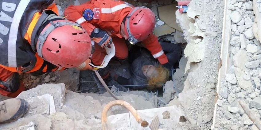 Elazığ'da deprem! Çok sayıda ölü ve yaralı var, Hatun Teyze de kurtarıldı...