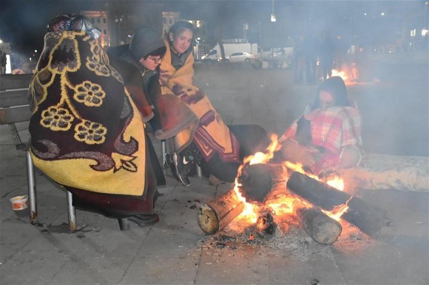 Elazığ'da deprem! Çok sayıda ölü ve yaralı var, Hatun Teyze de kurtarıldı...