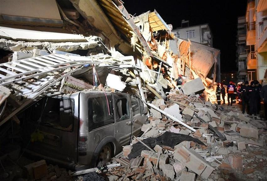 Elazığ'da deprem! Çok sayıda ölü ve yaralı var, Hatun Teyze de kurtarıldı...