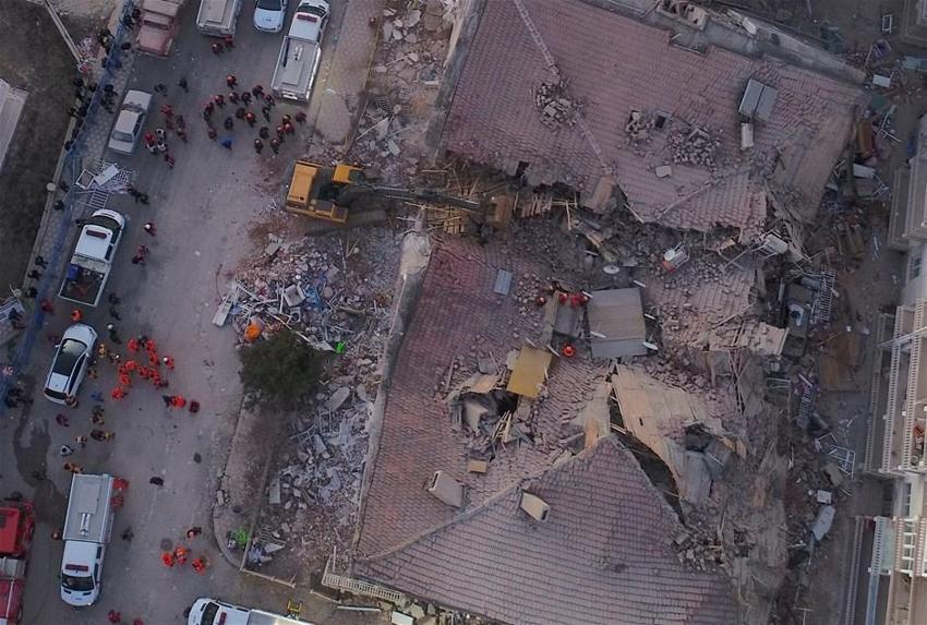 Elazığ'da deprem! Çok sayıda ölü ve yaralı var, Hatun Teyze de kurtarıldı...
