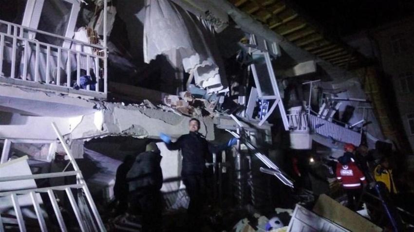 Elazığ'da deprem! Çok sayıda ölü ve yaralı var, Hatun Teyze de kurtarıldı...