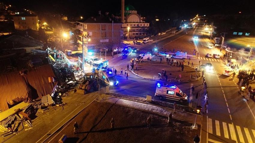 Elazığ'da deprem! Çok sayıda ölü ve yaralı var, Hatun Teyze de kurtarıldı...