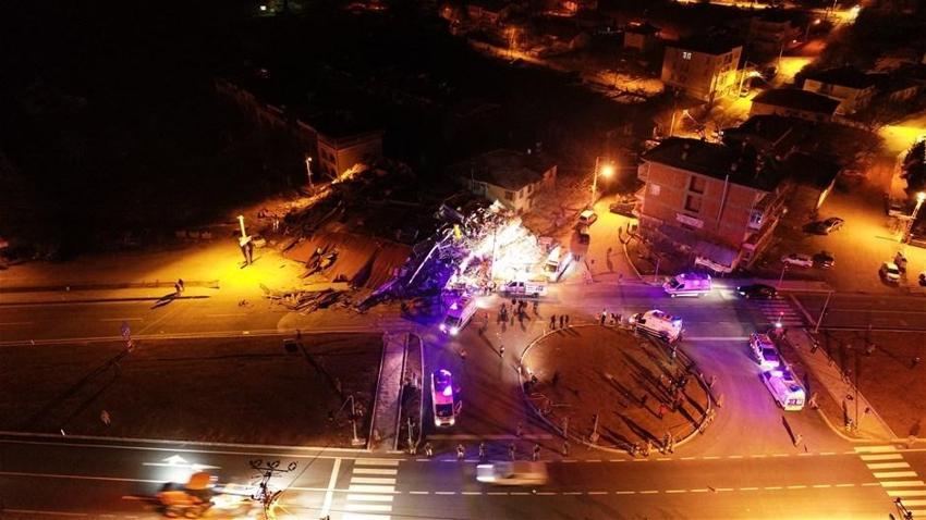 Elazığ'da deprem! Çok sayıda ölü ve yaralı var, Hatun Teyze de kurtarıldı...