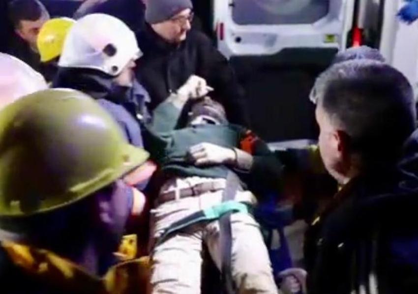 Elazığ'da deprem! Çok sayıda ölü ve yaralı var, Hatun Teyze de kurtarıldı...