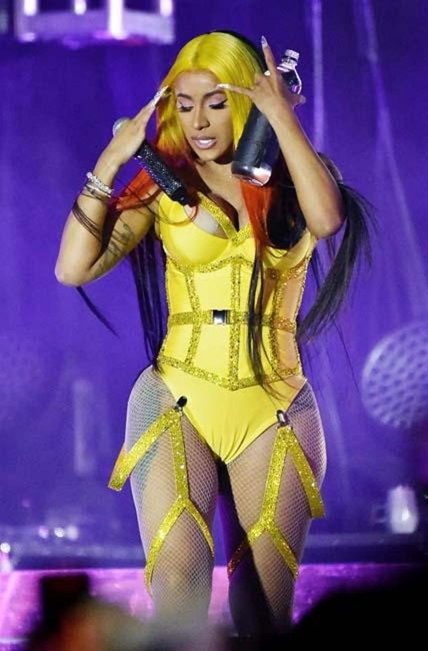 Cardi B şov yaptı!