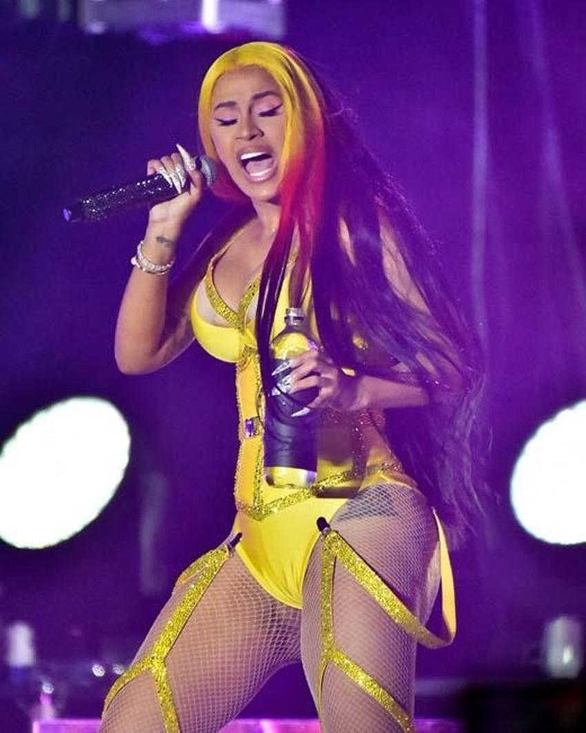 Cardi B şov yaptı!