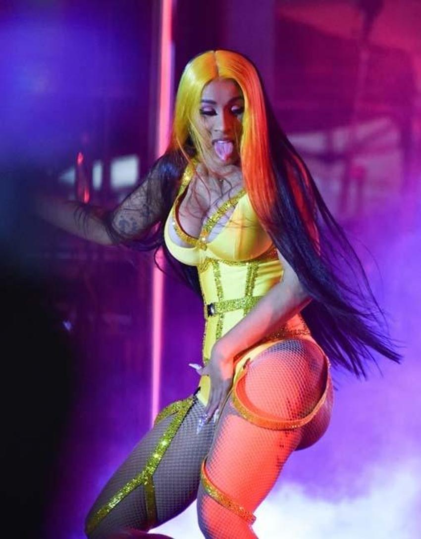 Cardi B şov yaptı!