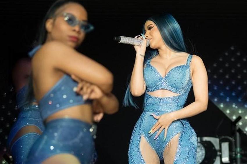 Cardi B şov yaptı!