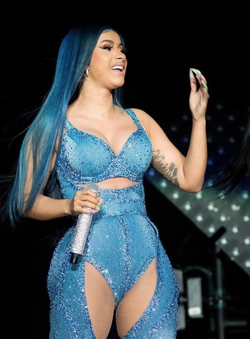 Cardi B şov yaptı!