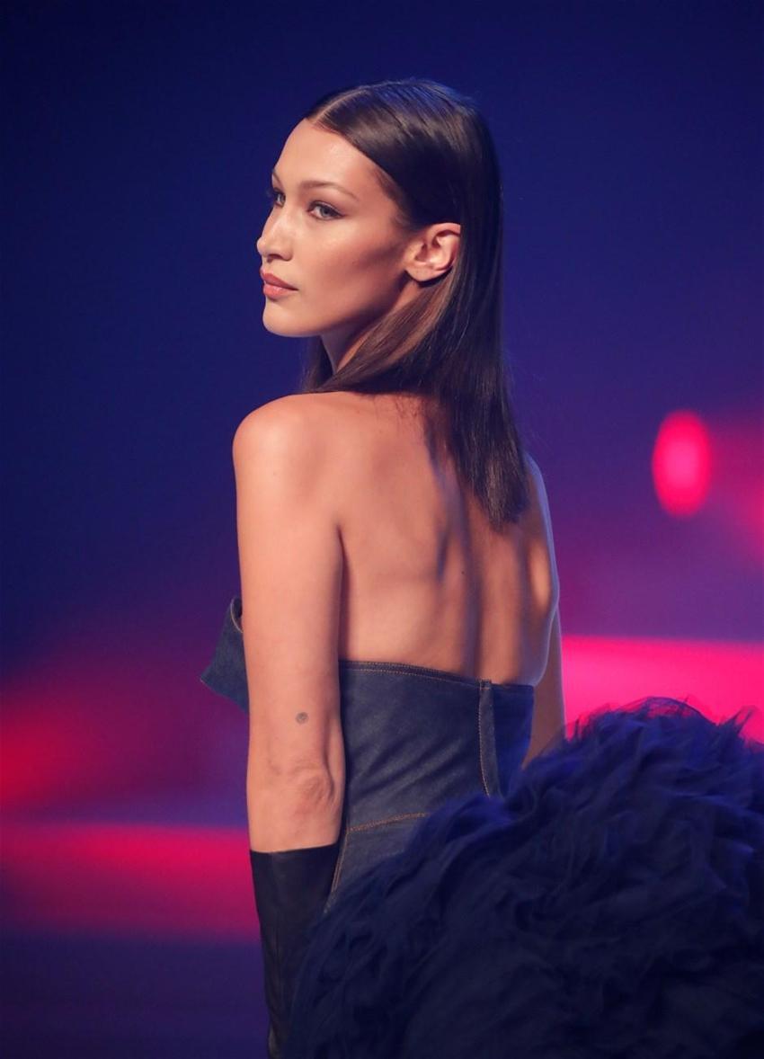 "Victoria's Secret ile çalışırken tacize uğradım"