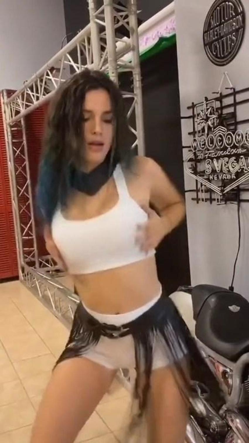 Bella Thorne'dan kalça dansı!