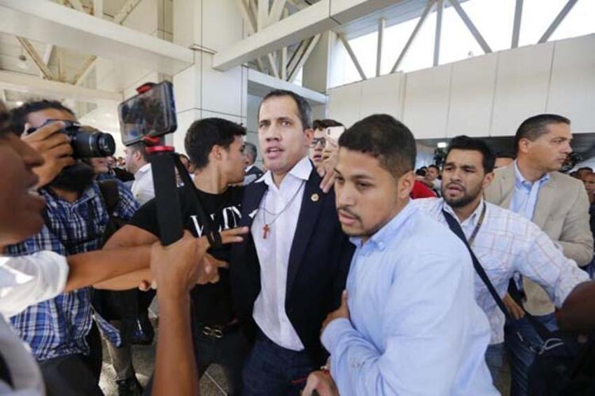 Venezuela'ya dönen Guaido'ya şok saldırı