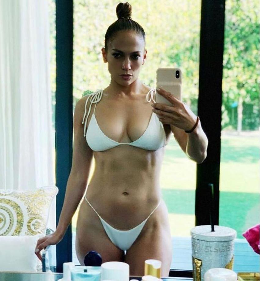 Jennifer Lopez ortalığı yakıp geçti!