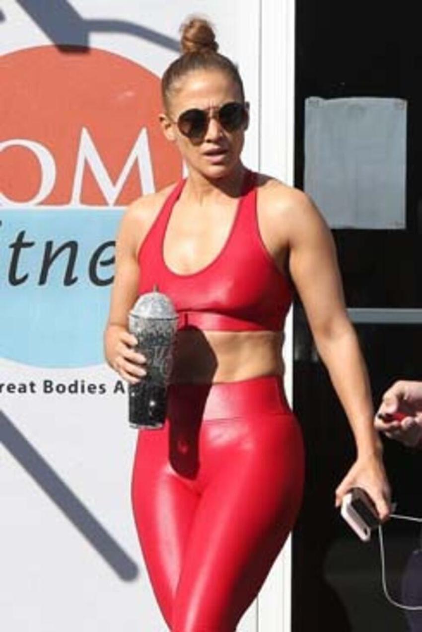 Jennifer Lopez ortalığı yakıp geçti!
