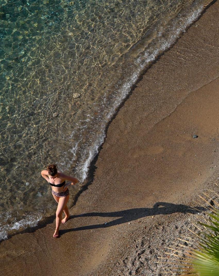 Antalya'da şubatta denize girdiler!