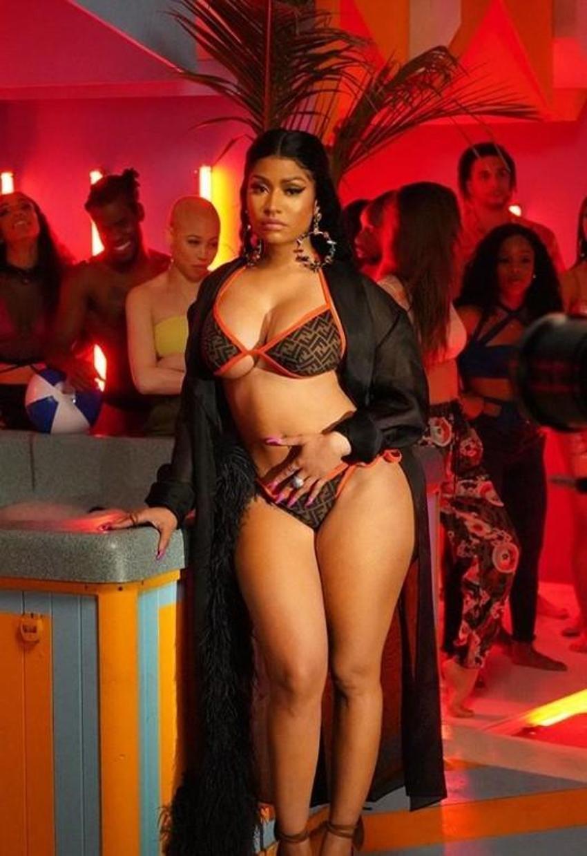 Nicki Minaj'ın kalça dansı Instagram'ı salladı!