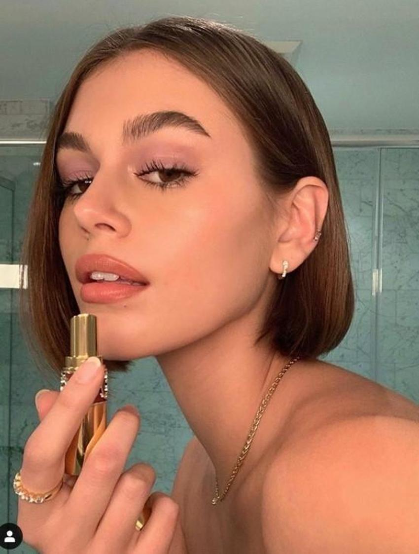 Kaia Gerber dövmesini gösterdi