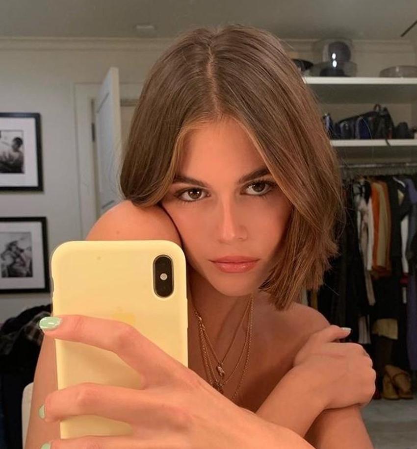 Kaia Gerber dövmesini gösterdi