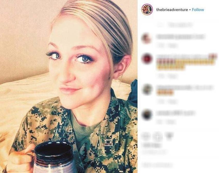 Kadın asker pozlarıyla ABD ordusunu karıştırdı