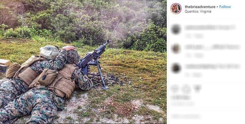 Kadın asker pozlarıyla ABD ordusunu karıştırdı